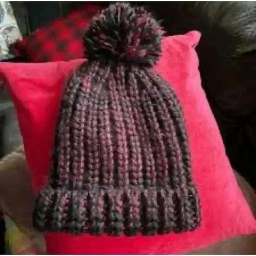 NEW Hollister Knit Winter Red And Black Beanie Snow Cap Hat One Size NWT
